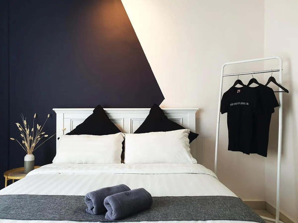 Favstay Aeropod Double Room contacts